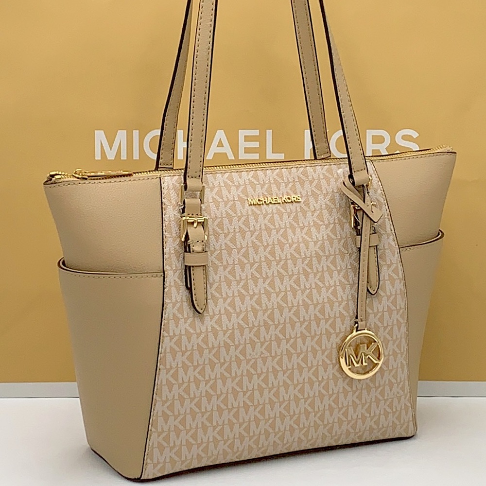 MICHAEL KORS
Charlotte Large Logo and Leather Top-Zip Tote Bag Bisque Mu… - Picture 1 of 16